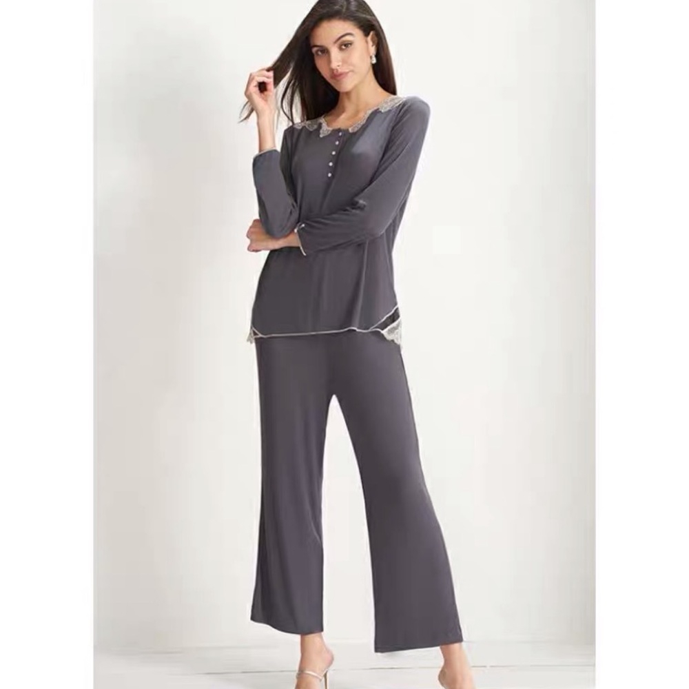 Aimer sleepwear set， size M-L
